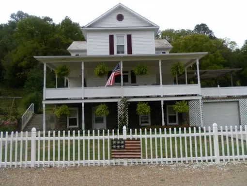 Whistlestop B & B