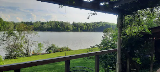 Lake Logan Country Cottages