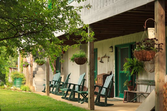 Inn & Spa at Cedar Falls B&B
