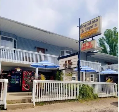 Grandma Faye’s Grocery & Carryout