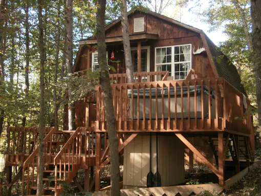 The Tree House in Hocking Hills