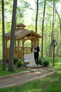 Hocking Hills WeddingMoons Venue